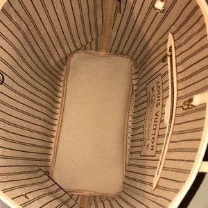 Louis Vuitton mm monogram